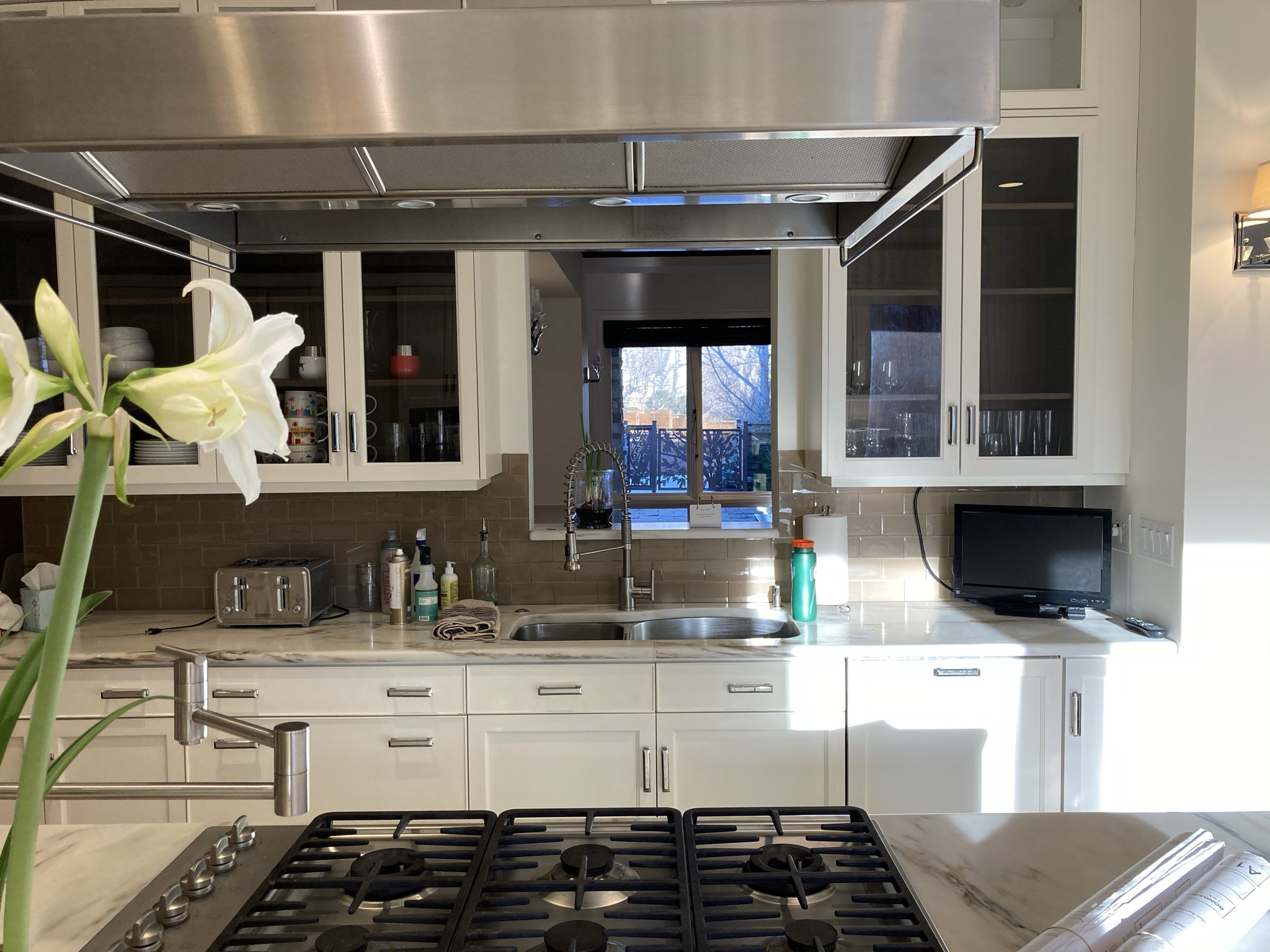 Original kitchen at Parkside Villa before renovation, showing the existing layout prior to Studio B
